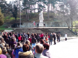 Поднасяне на венци в Крумовград на 3-ти Март